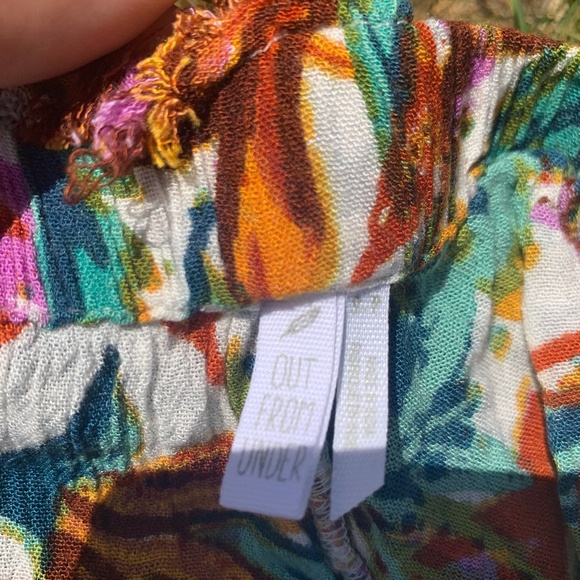 Urban Outfitters Patterned Shorts - Picture 2 of 2